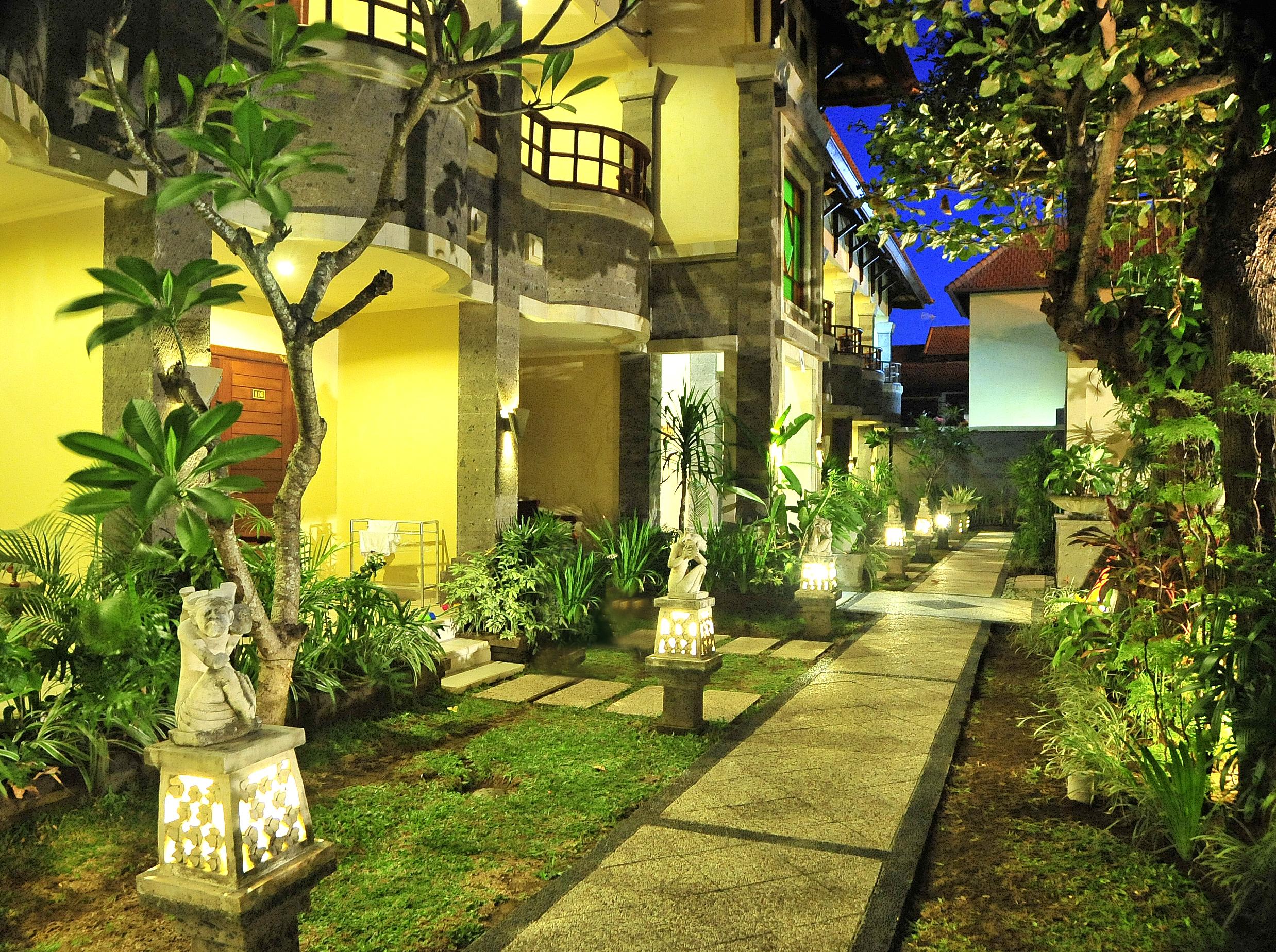 Adhi Jaya Hotel Kuta  Exterior photo